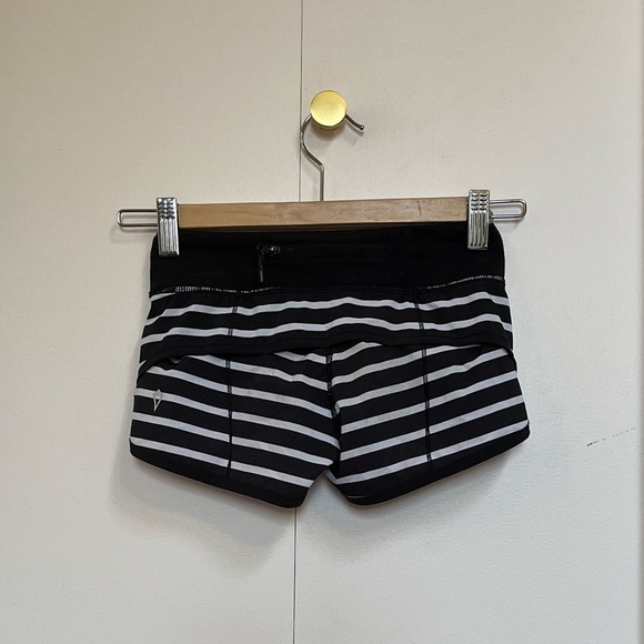 ivivva speedy shorts in parallel stripe - size 6 - Picture 2 of 3